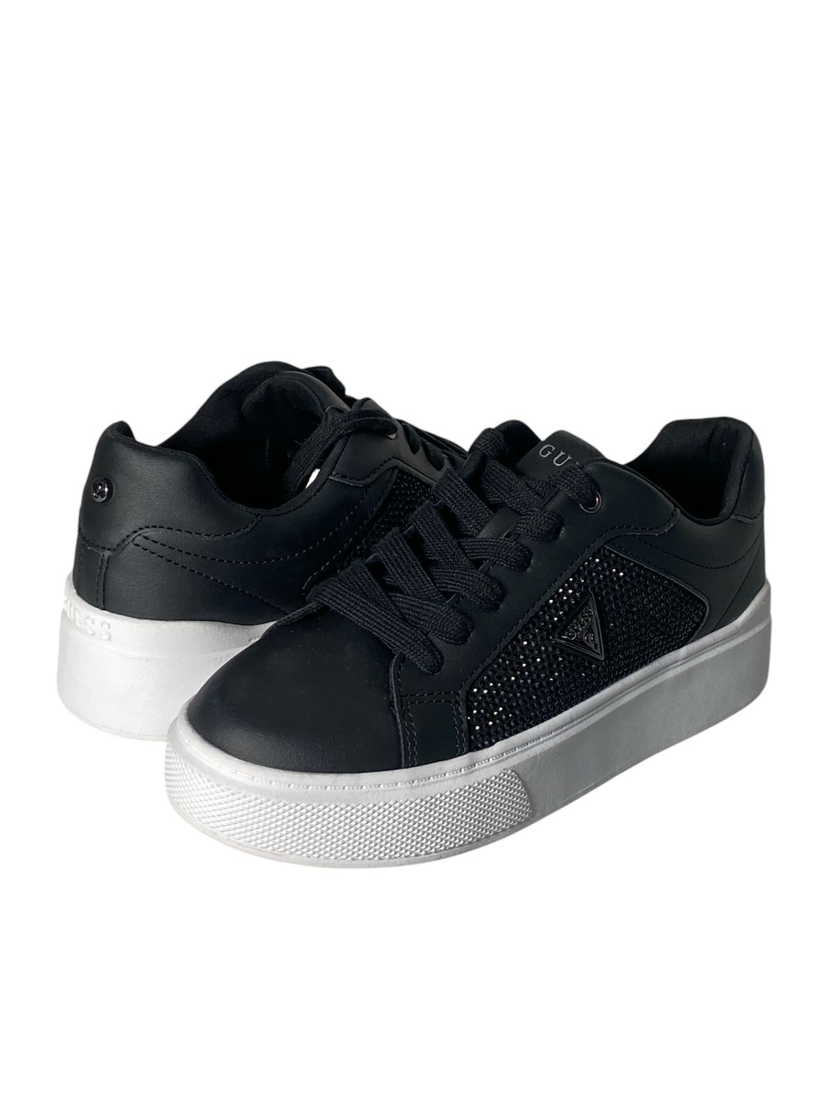 Tenis Guess Negros con detalles de pedrería